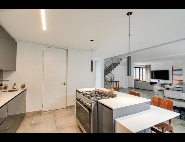 4 BEDROOM HOUSE FOR SALE IN BRYANSTON